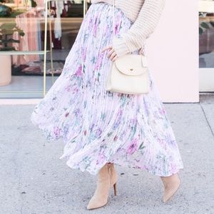 Beautiful pleaded Floral Maxi Skirt